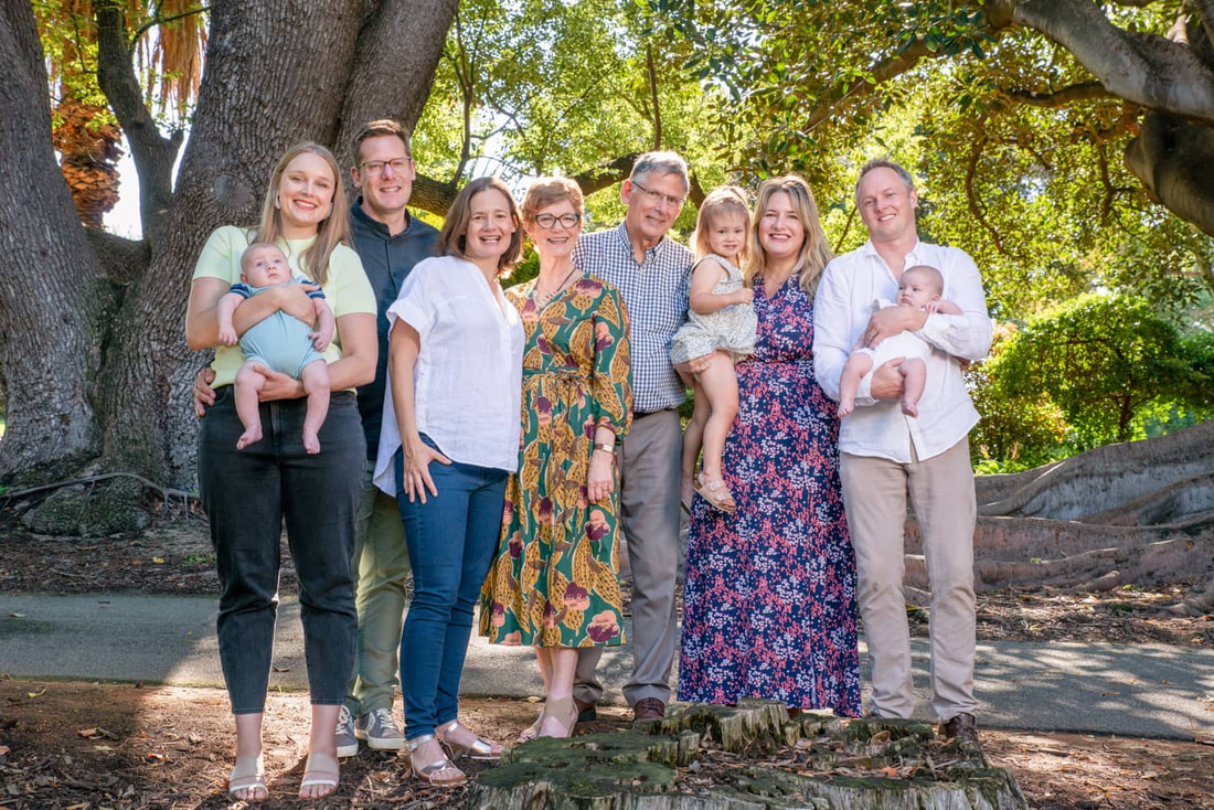 Extended Family Portrait at Hyde Park in Perth WA